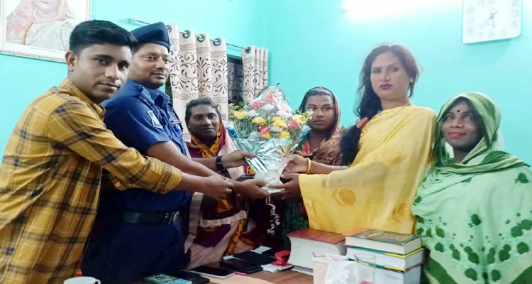 তৃতীয় লিঙ্গের নেতৃবৃন্দের সাথে পুলিশের মতবিনিময়