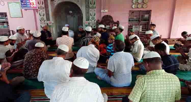 খান জামালের মায়ের সুস্থতা কামনায় দোয়া মাহফিল