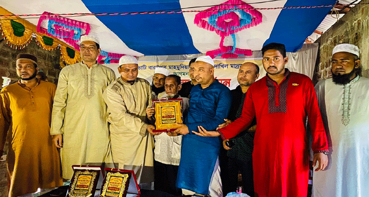 শেখ হাসিনার নেতৃত্বে ডিজিটাল বাংলাদেশ এখন স্মার্ট