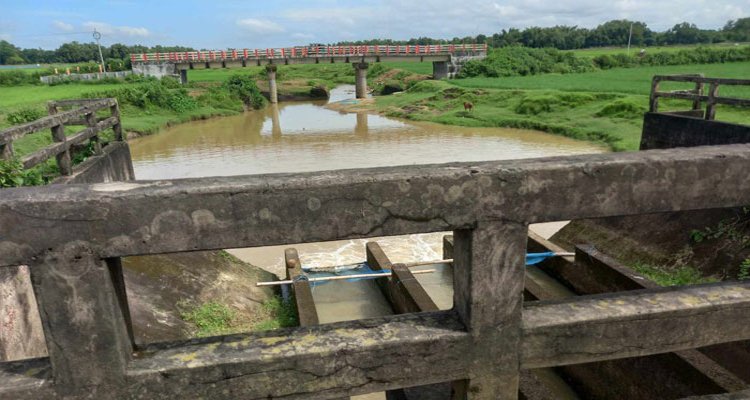 কৃষকের দুঃখ ব্যতিক্রমধর্মী লাঘাটা নদী