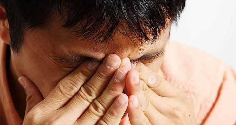 চোখের ব্যথা থেকে বাঁচতে করণীয়