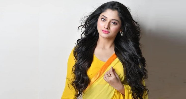 ‘পূজার বিশেষ উপহার দিয়েছেন একজন’