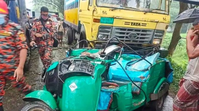 সিলেট-ঢাকা মহাসড়কে ট্রাকচাপায় প্রাণ গেলো মা-ছেলের