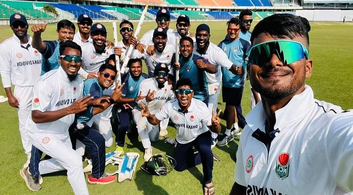 এক ম্যাচ হাতে রেখেই শিরোপা ঢাকার