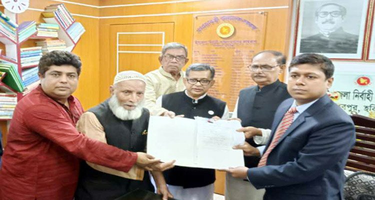 আ.লীগের মনোনয়নপত্র জমা দিলেন মাহবুব আলী