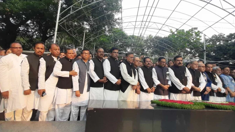 জেলহত্যা দিবসে বঙ্গবন্ধুর প্রতিকৃতিতে আ. লীগের শ্রদ্ধা