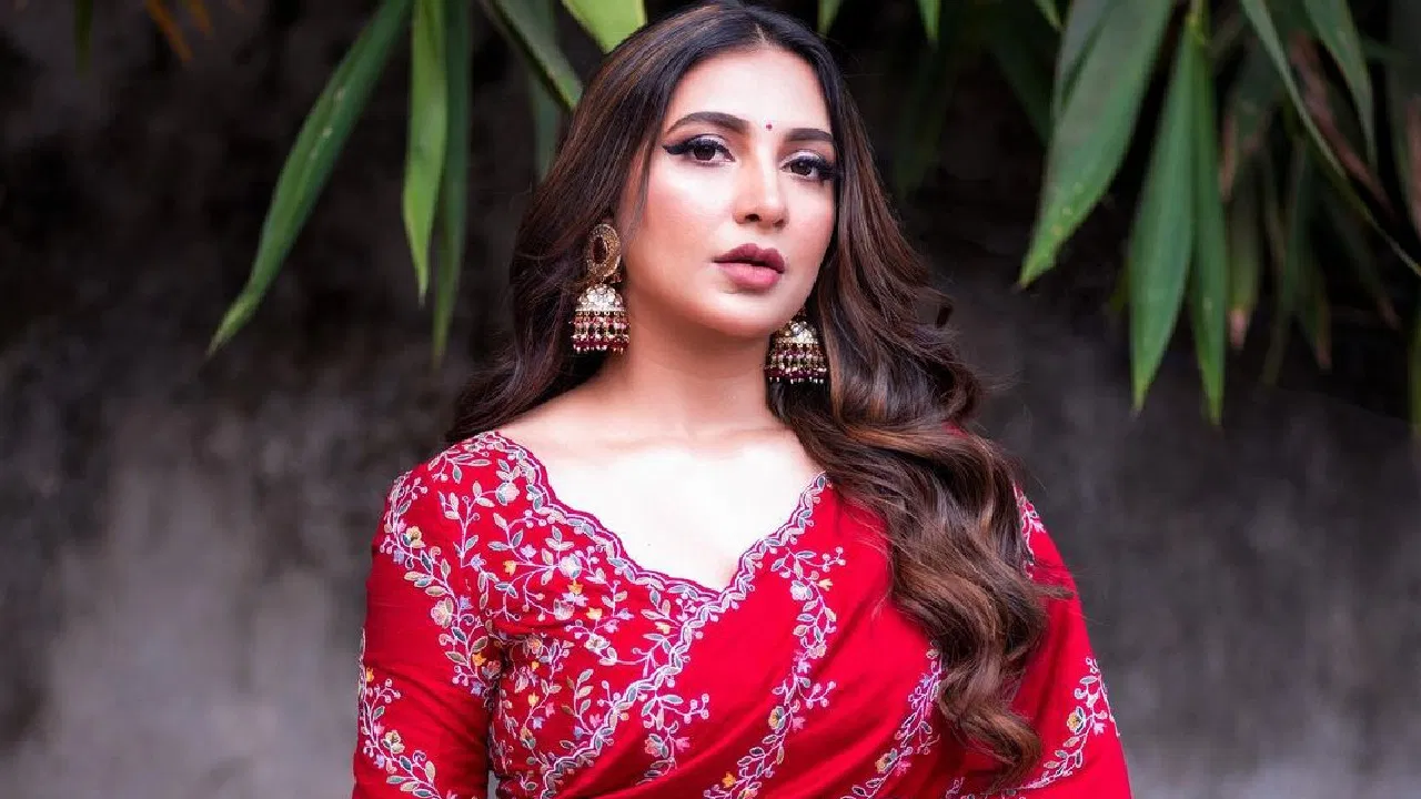 ট্রলের মুখে অন্তঃসত্ত্বা শুভশ্রী