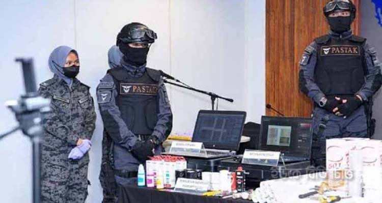 মালয়েশিয়ায় জাল পাসপোর্টসহ ৩ বাংলাদেশি পুলিশের খাঁচায়