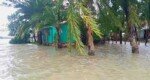 হাতিয়ায় অস্বাভাবিক জোয়ারে ৩ কিমি বেড়িবাঁধ ক্ষতিগ্রস্ত, প্লাবিত বিস্তীর্ণ জনপদ